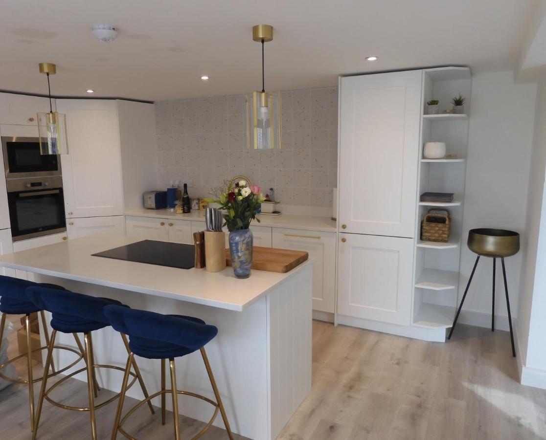 Fabulous Ground Floor Apt Adjacent To Beach Rhosneigr Eksteriør bilde